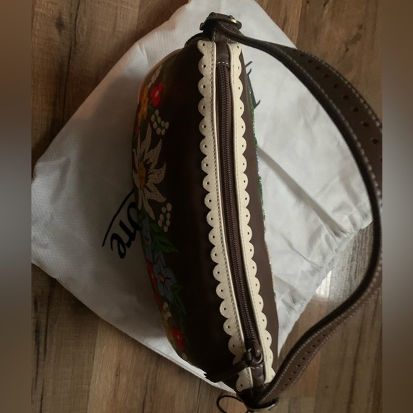 {Isabella Fiore} Abbie Road Katie-Hobo Handbag - Picture 15 of 16